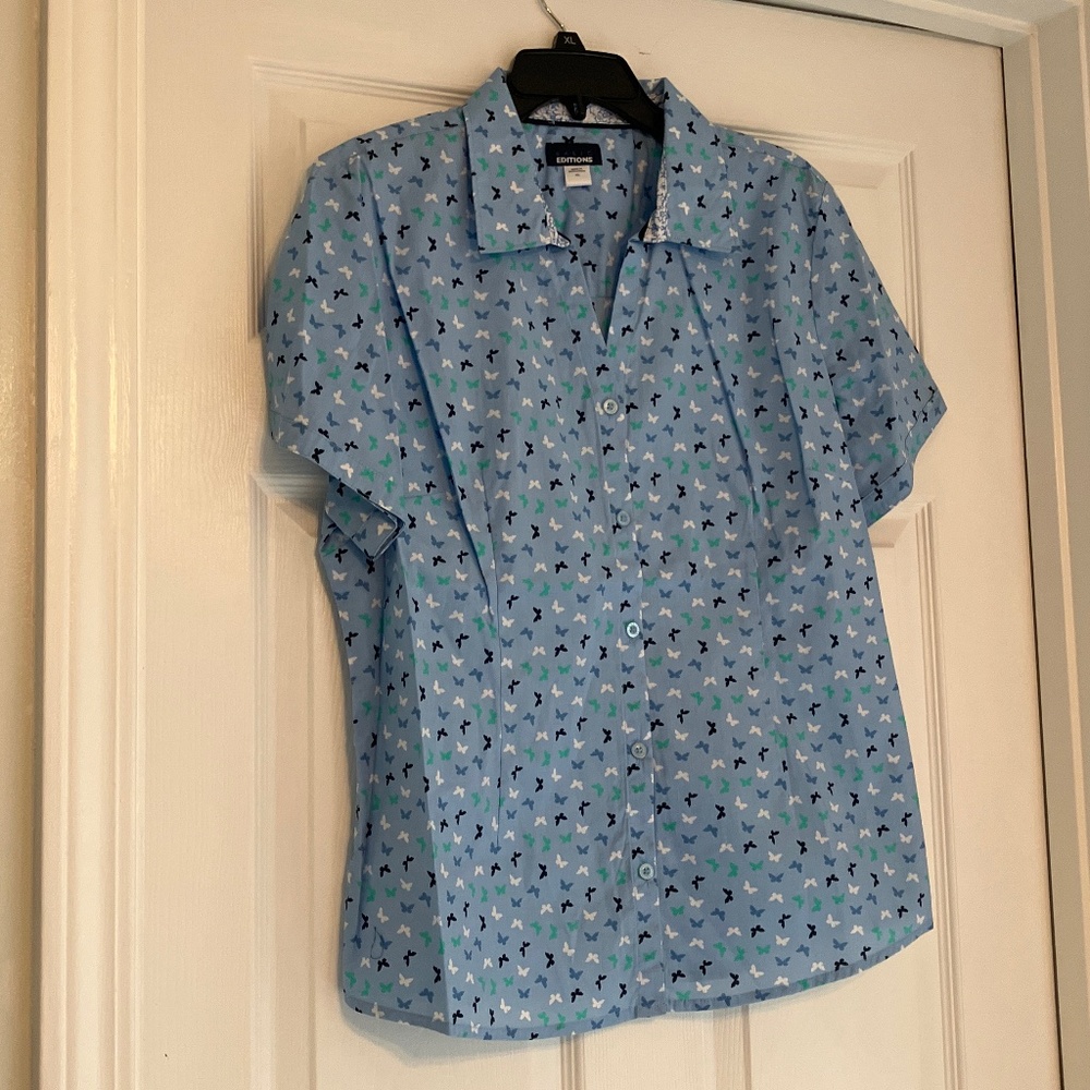 size XL, bust up to 44β inches, new condition, butterfly π¦ button down - Picture 5 of 14